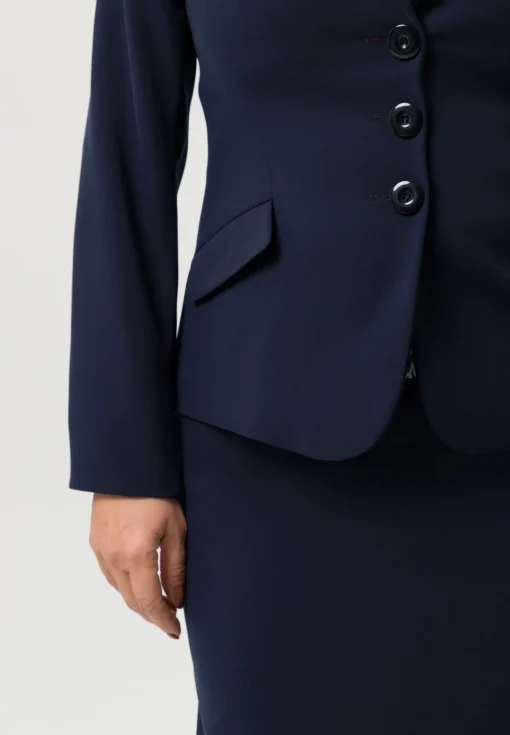 Blazer mit farblich abgestimmten Knöpfen