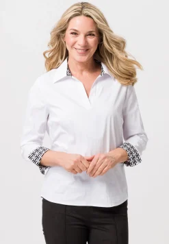 Bluse mit charmanter Ausschnittblende