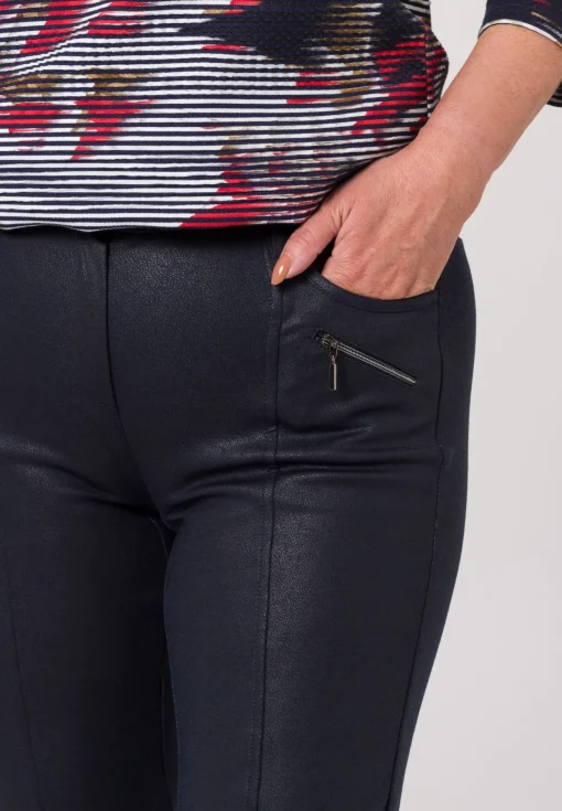 Hose BRENDA mit effektvollem Tascheneingriff