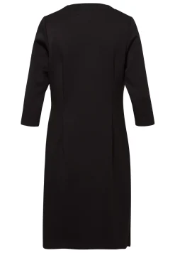 Kleid mit dekorativen Absteppungen