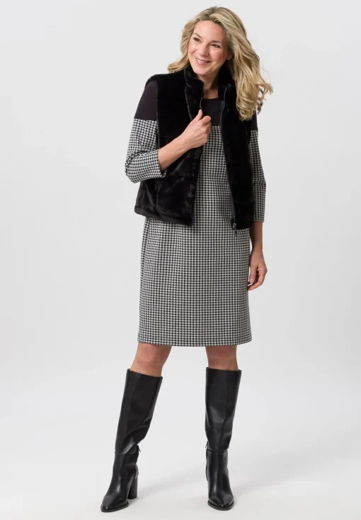 Kleid mit leicht tailliertem Schnitt