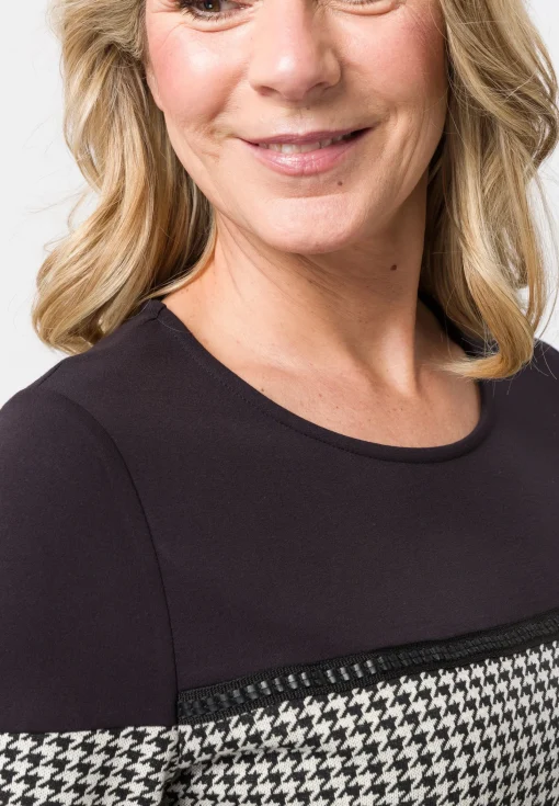 Kleid mit leicht tailliertem Schnitt