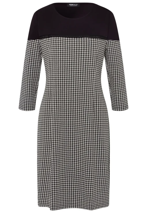 Kleid mit leicht tailliertem Schnitt