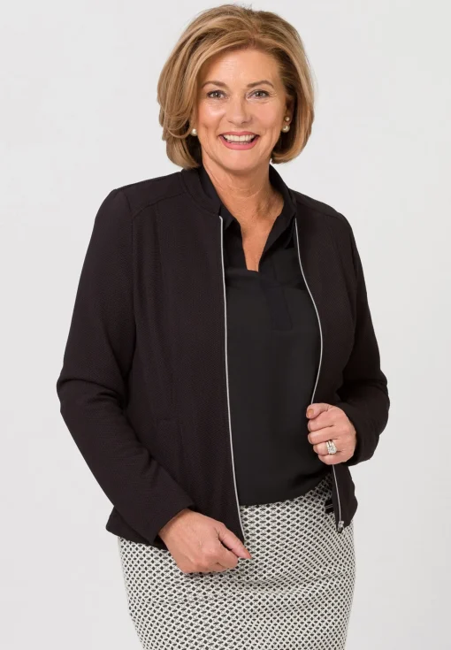 Leichtjacke mit modernen Eingrifftaschen