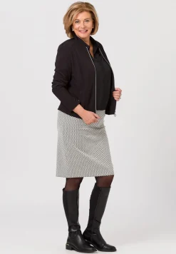 Leichtjacke mit modernen Eingrifftaschen