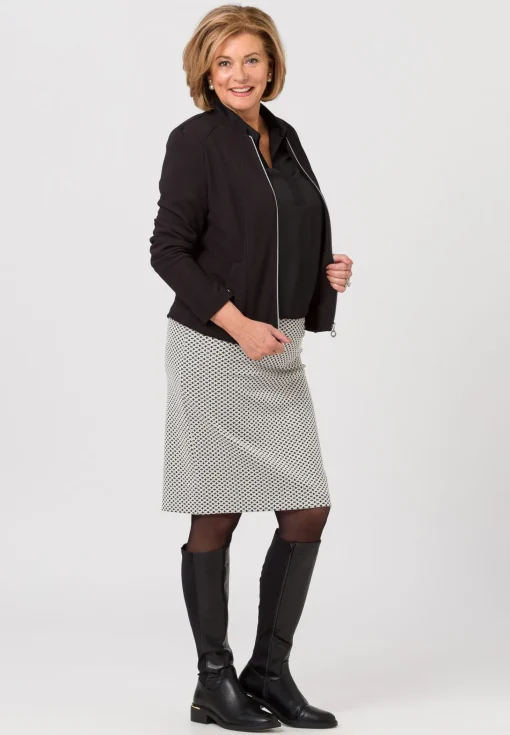 Leichtjacke mit modernen Eingrifftaschen