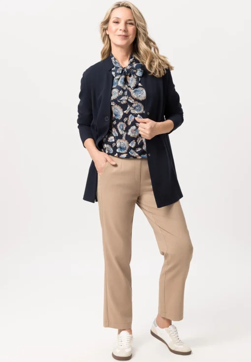 Longjacke mit femininem Kragen