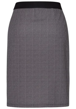 Schlupfrock mit zweifarbigem Minimalprint