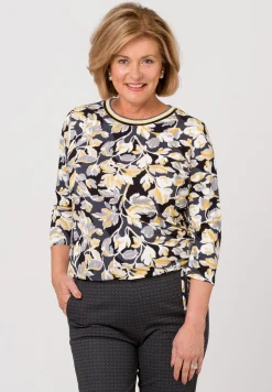 Shirt in figurumspielender Form