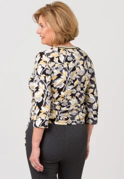 Shirt in figurumspielender Form