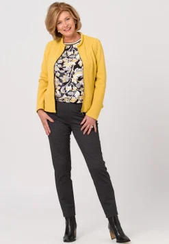 Shirt in figurumspielender Form