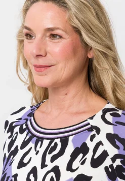 Shirt mit farblich abgestimmten Strickbündchen