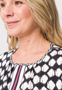 Shirt mit femininer Kräuselung