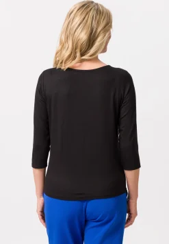 Shirt mit graphischen Elementen