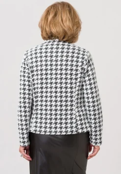 Strickjacke im klassichen Hahnentritt-Dessin