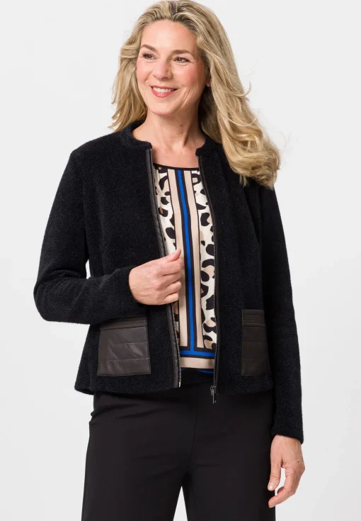 Strickjacke in charmanter Patchoptik