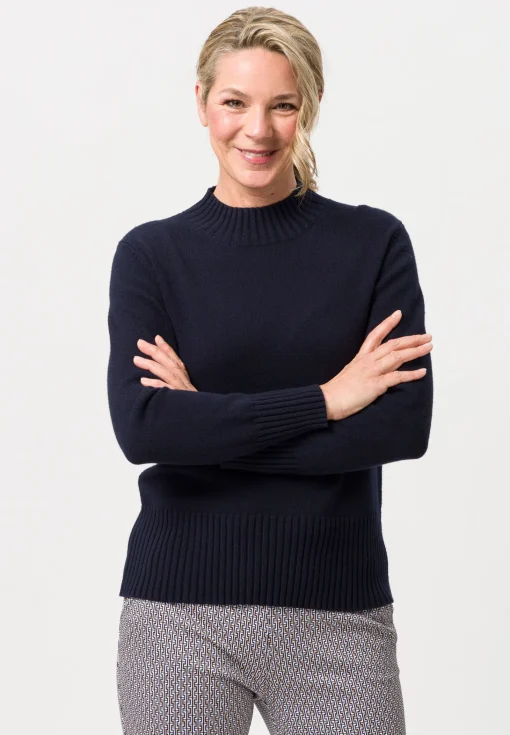 Strickpullover in figurfreundlicher Passform