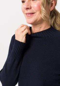 Strickpullover in figurfreundlicher Passform