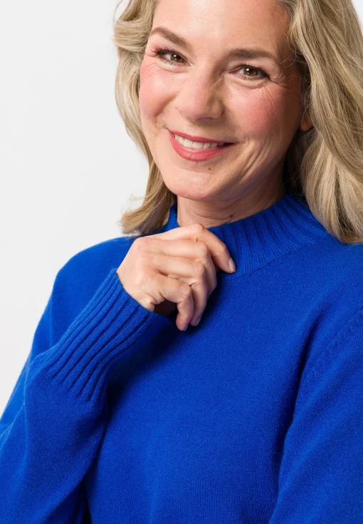 Strickpullover in figurfreundlicher Passform