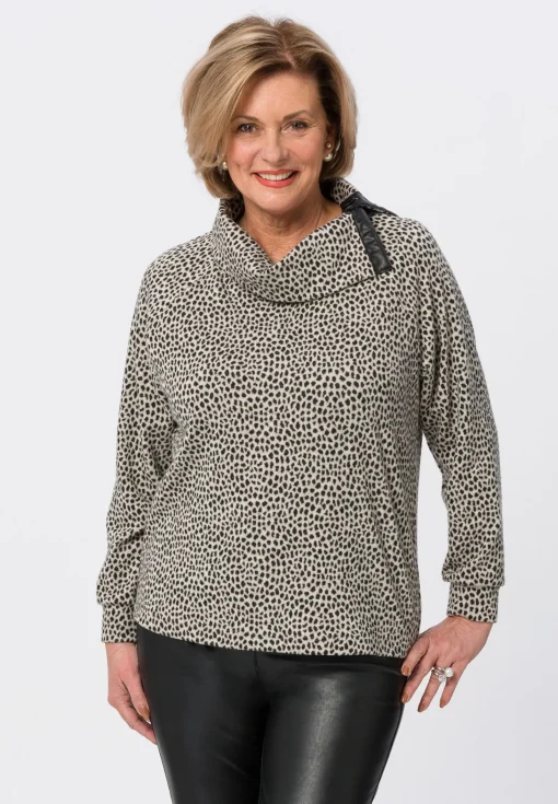 Strickpullover mit modischem Kragen